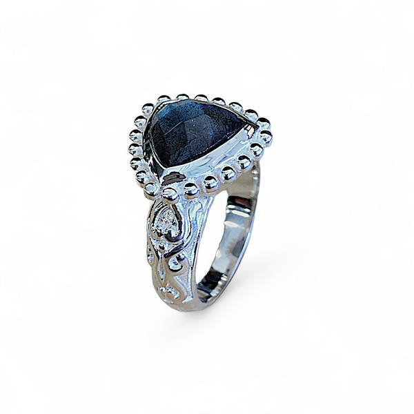 Ring silver labradorite