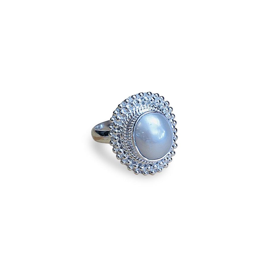 Freshwater pearl finger ring