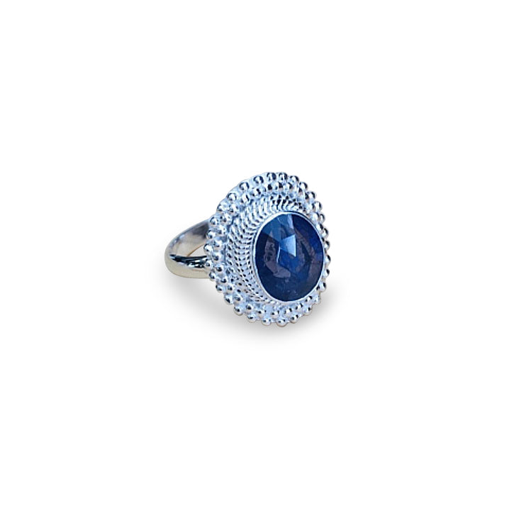 Finger ring iolite