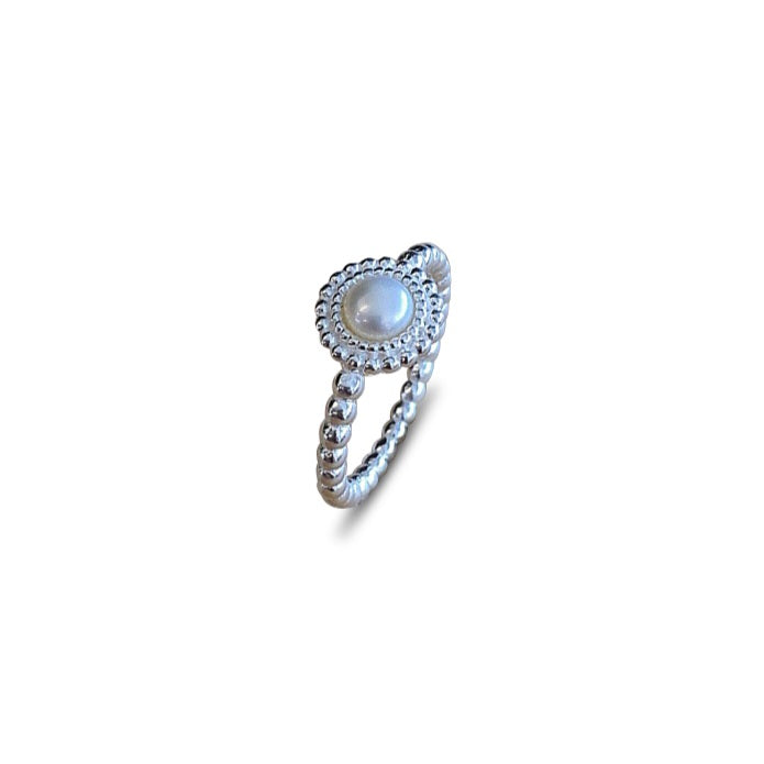 Ring pearl white