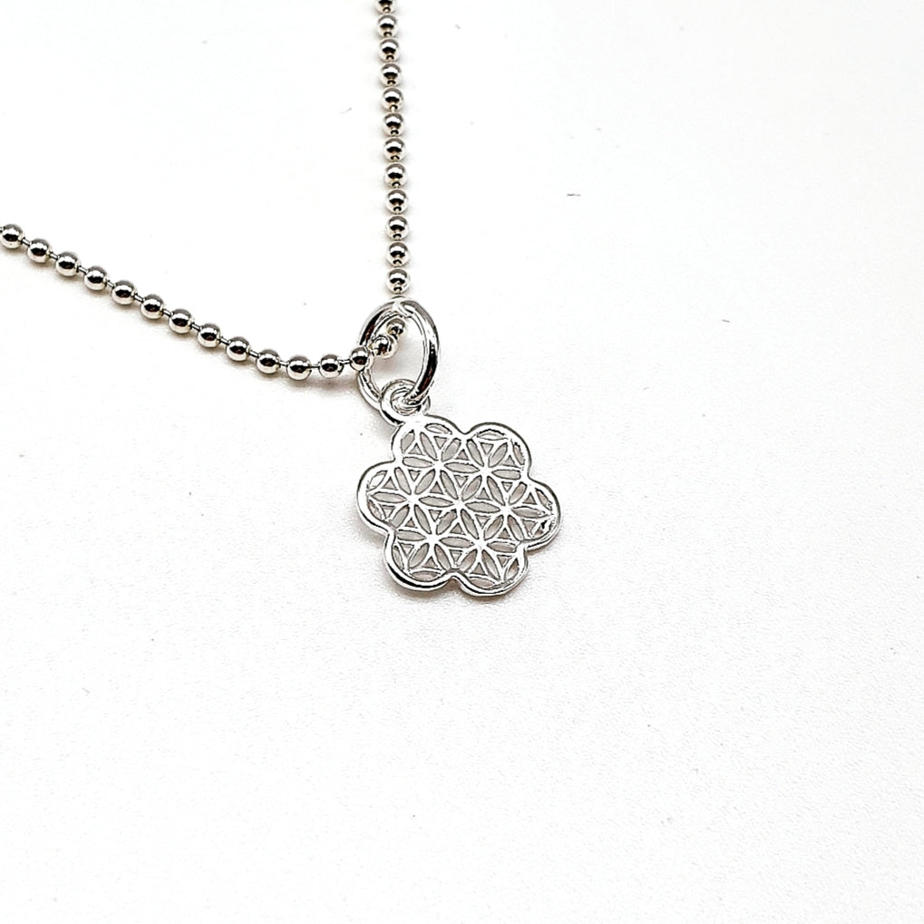 Symbol necklace flower of life