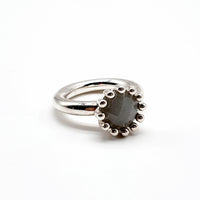 Finger ring silver gray moonstone